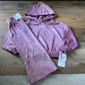 Nike Girls 2pc Velour Set Size 3T(NWT)